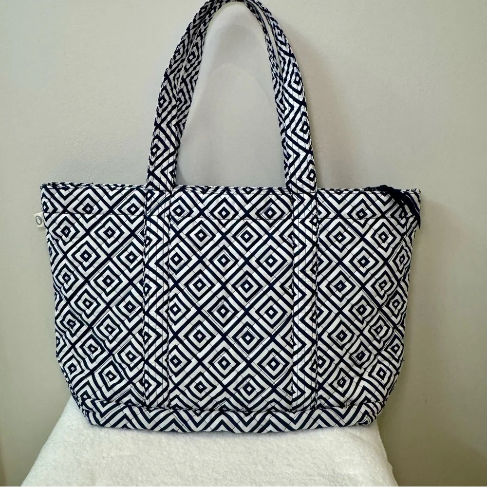 Quilted Koala Oversized Blue geometric Print Quilted Tote Double‎ Straps